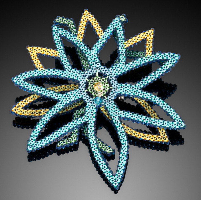 Broche perlée - photo