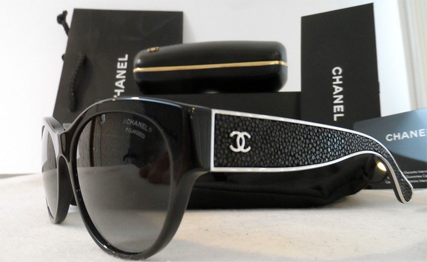 Des lunettes de soleil