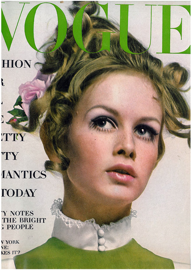Twiggy en couverture de VOGUE