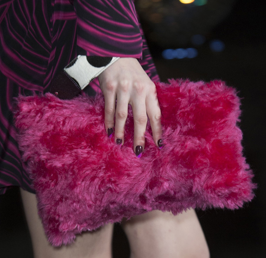 Sac à main en fourrure, photo