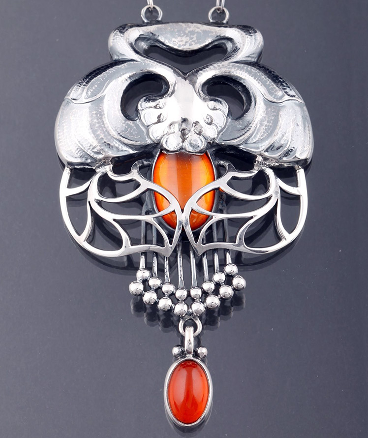 Pendentif en argent avec ambre