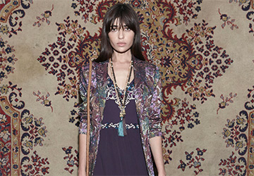 Collection Nicole Miller sur fond de tapis