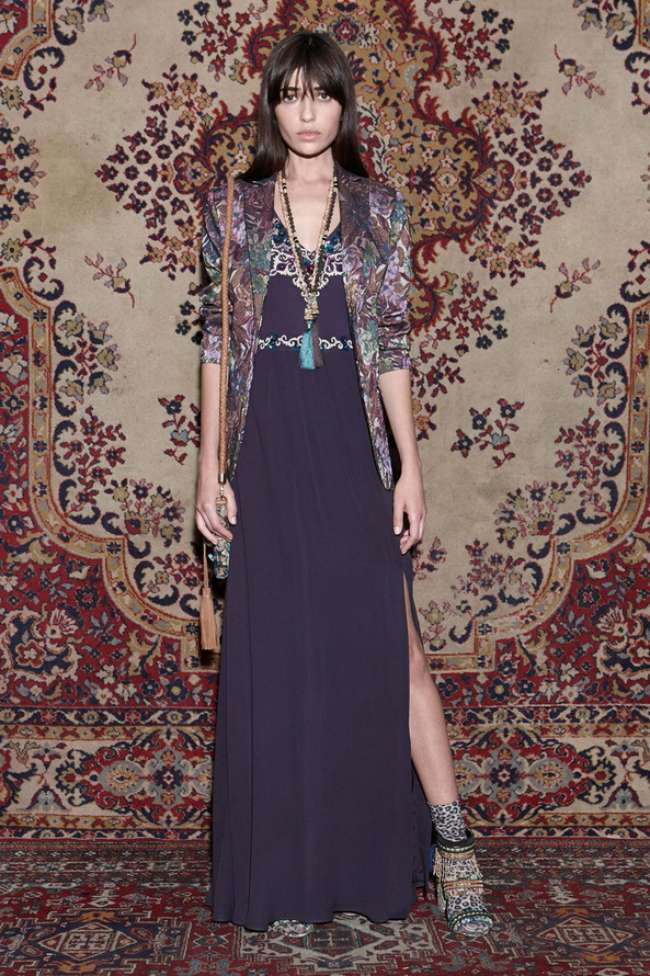 Collection Nicole Miller sur fond de tapis