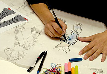 Qui crée des collections de mode