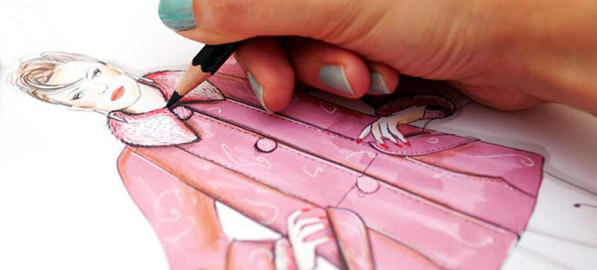 Qui crée des collections de mode pour les marques et les célébrités