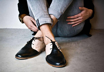 Chaussures pour femmes dans le style des hommes