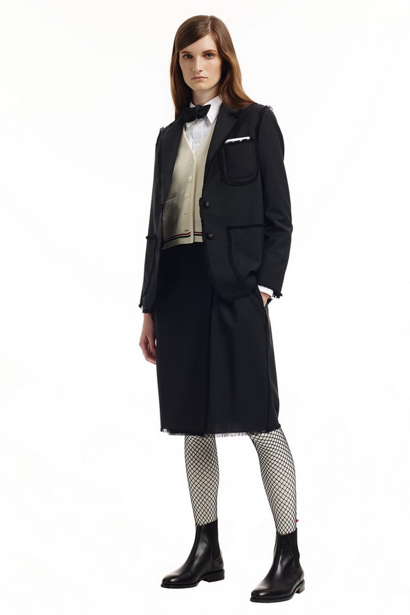 Collection hors saison de vêtements pour femmes