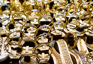 Bagues en or et ivoire de mammouth