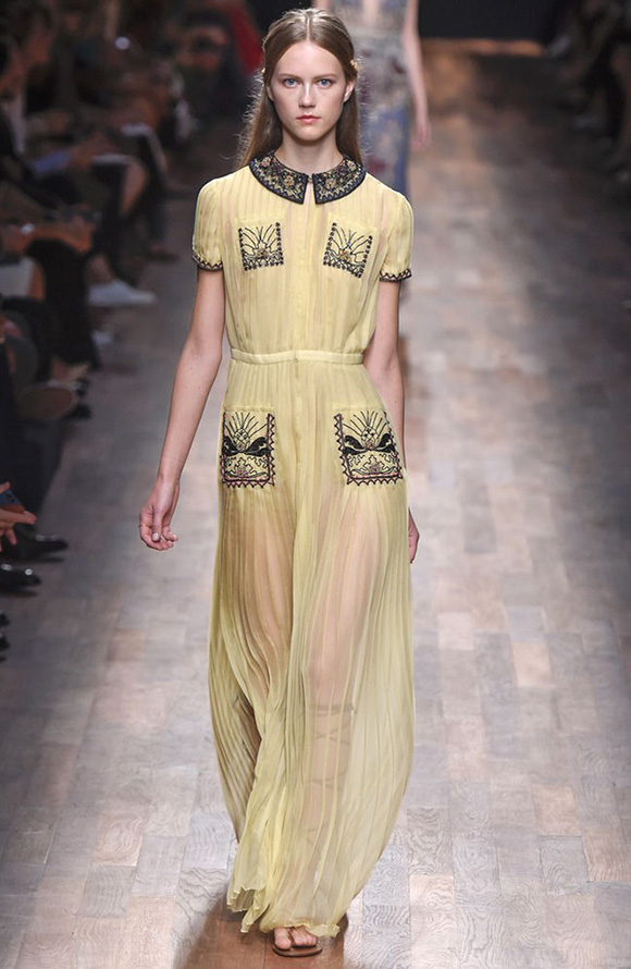Valentino robes 2026