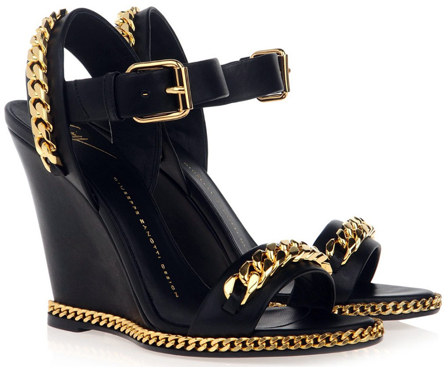 Chaînes sur les chaussures