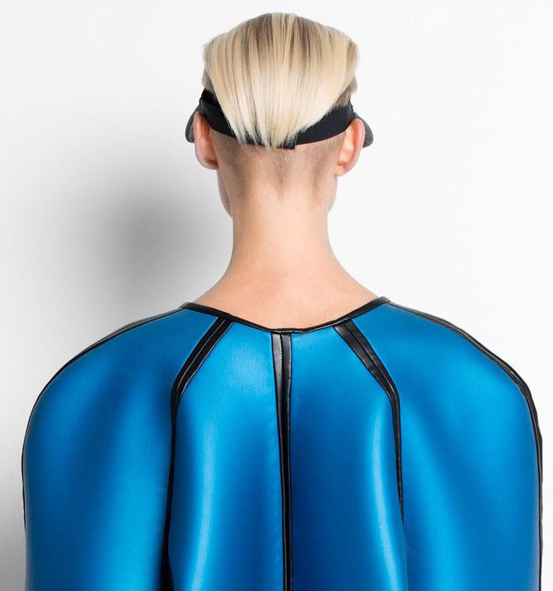 Manteau en néoprène à la mode