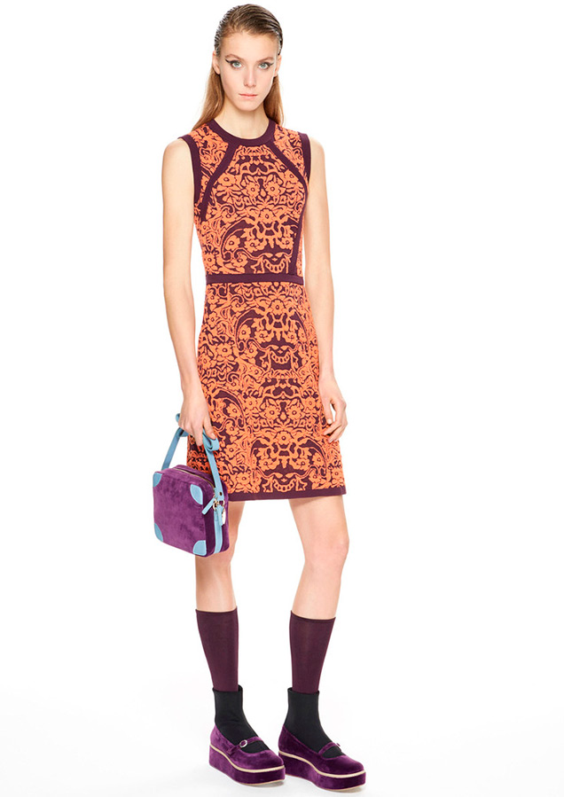 30 robes moulantes issues des nouvelles collections