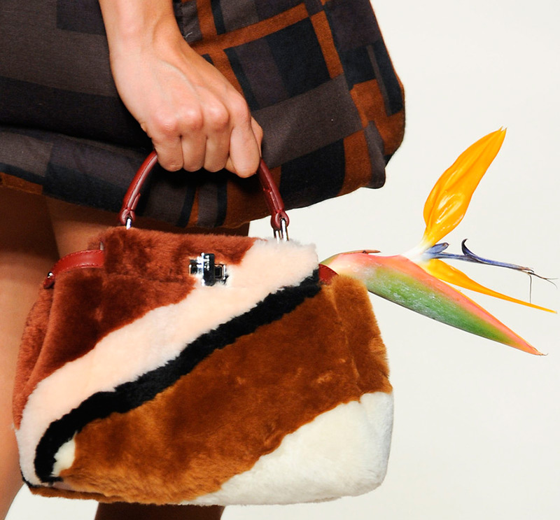 Accessoires en fourrure Fendi