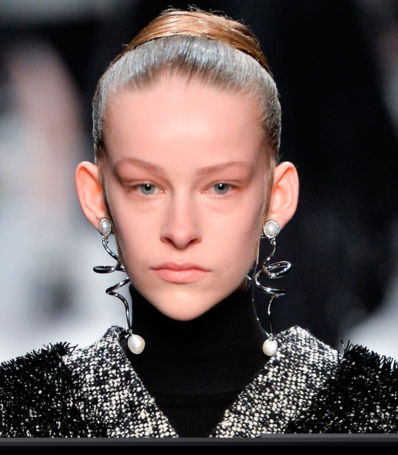 Boucles d'oreilles à la mode des collections 2025-2026