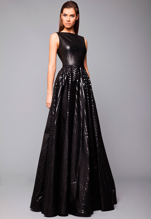 Robe sombre luxueuse