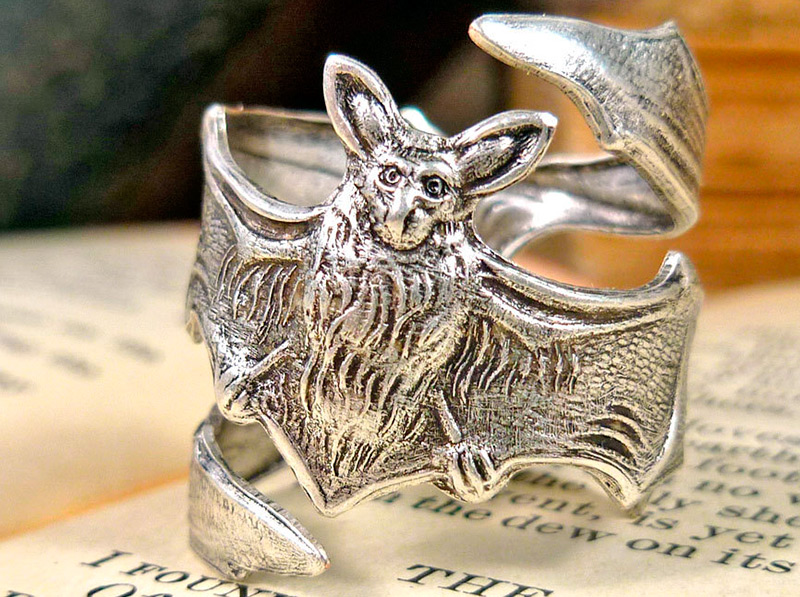 Décorations d'Halloween et bijouterie