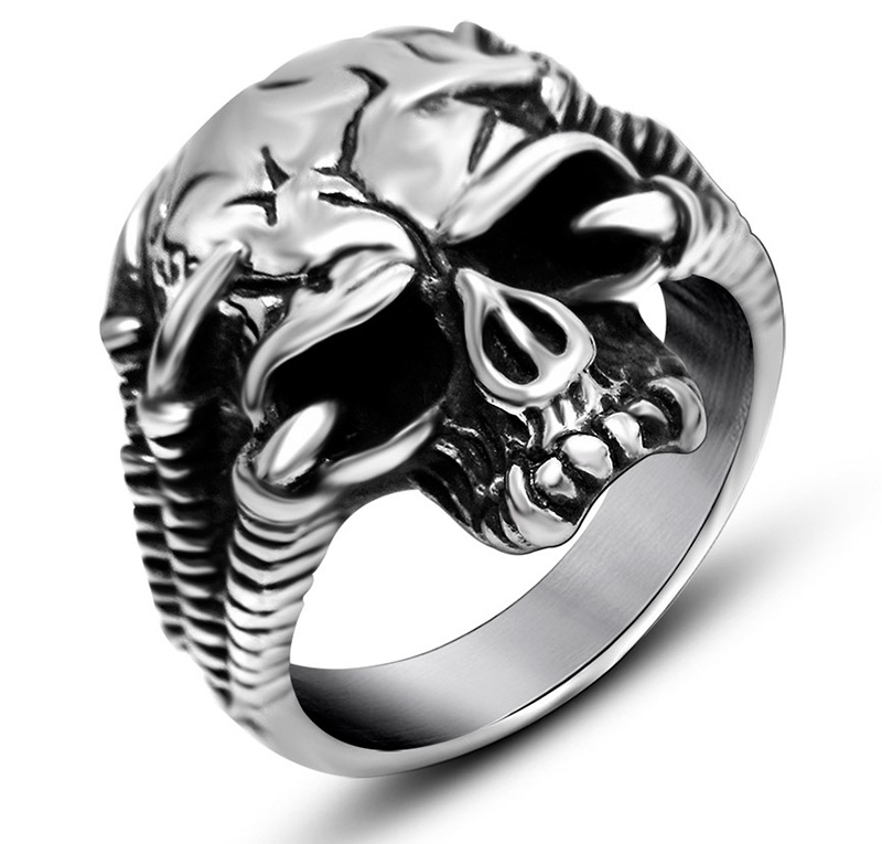 bague tête de mort