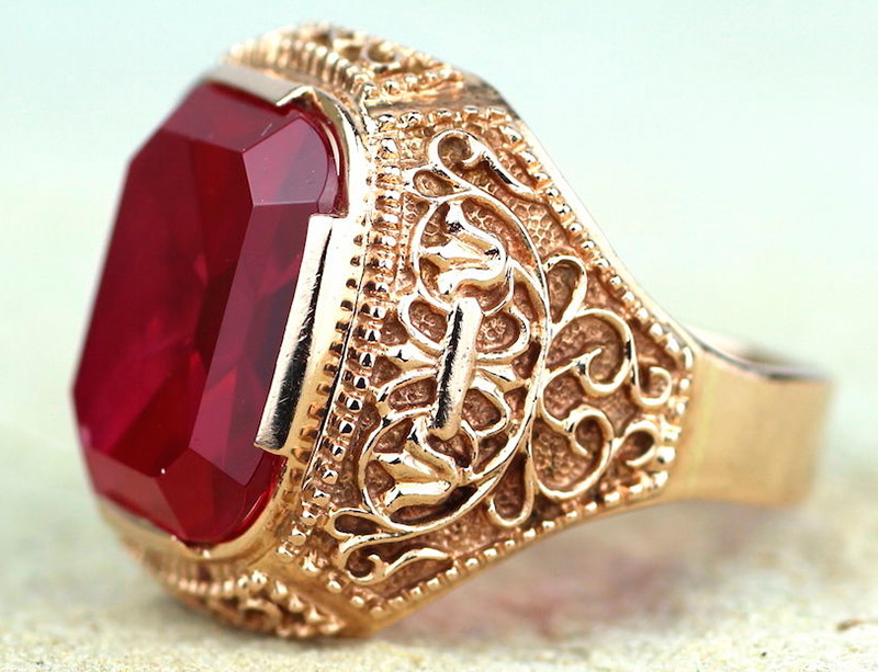 Bague soviétique en or