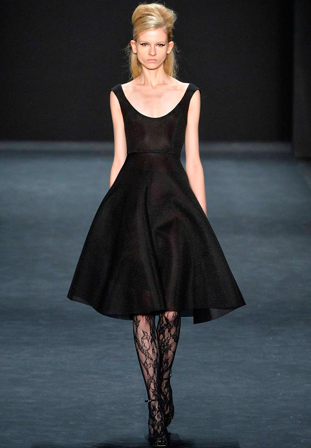 Robes à la mode jusqu'aux genoux des collections d'hiver