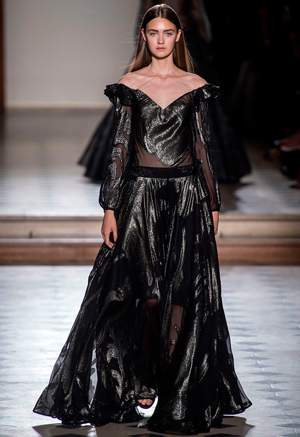 Robe de soirée noire et argentée