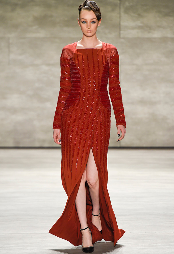 Robe rouge brillante