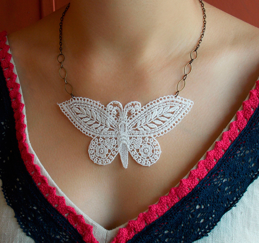 Papillon dentelle