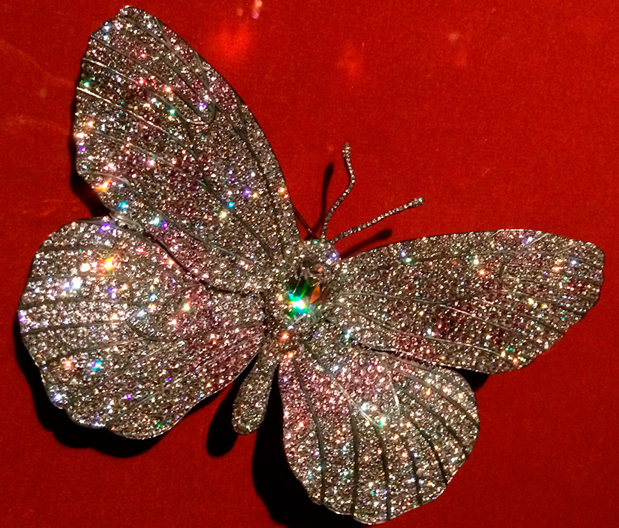 Papillon avec des diamants
