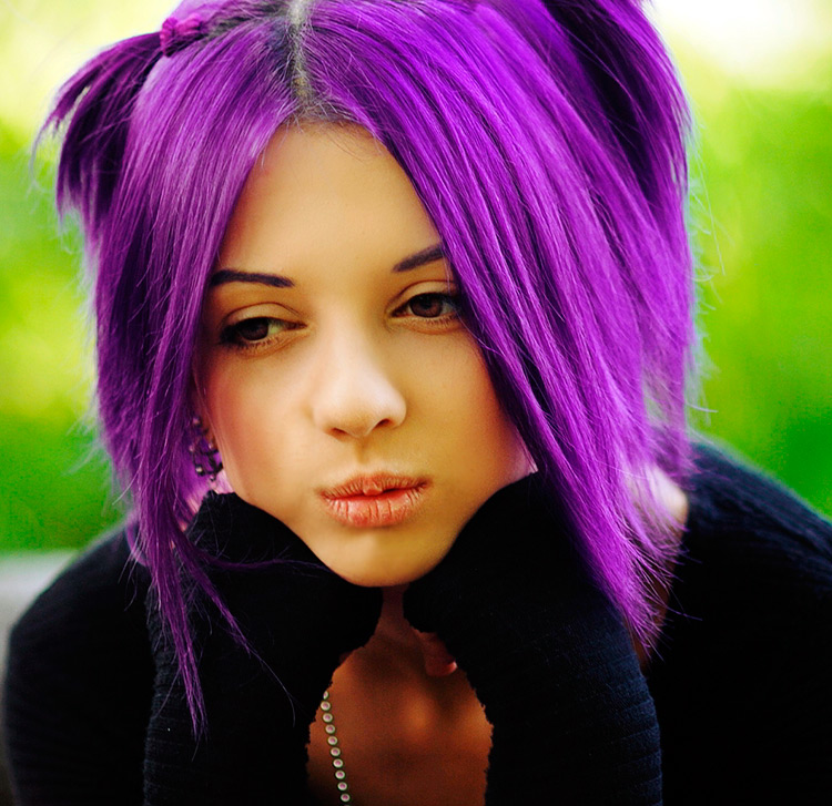 Couleur de cheveux violette