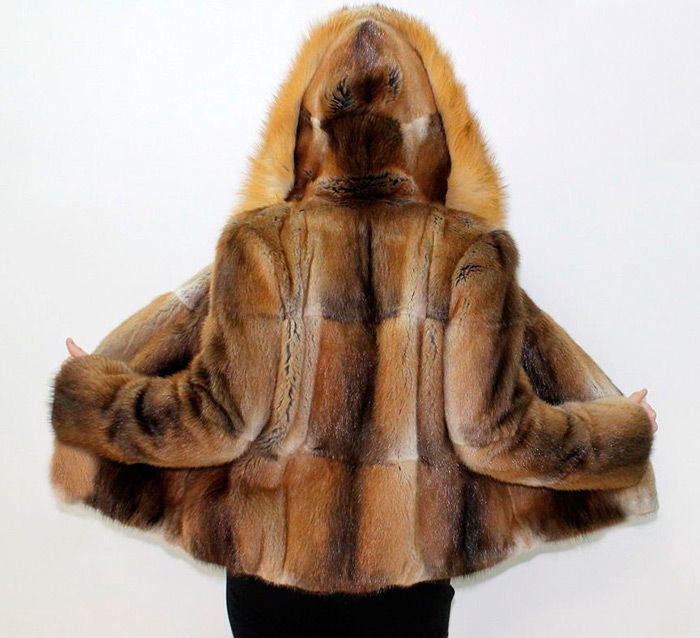 Manteau de fourrure de rat musqué