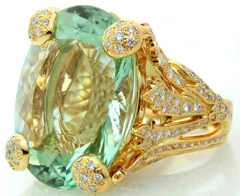 Énorme aigue-marine