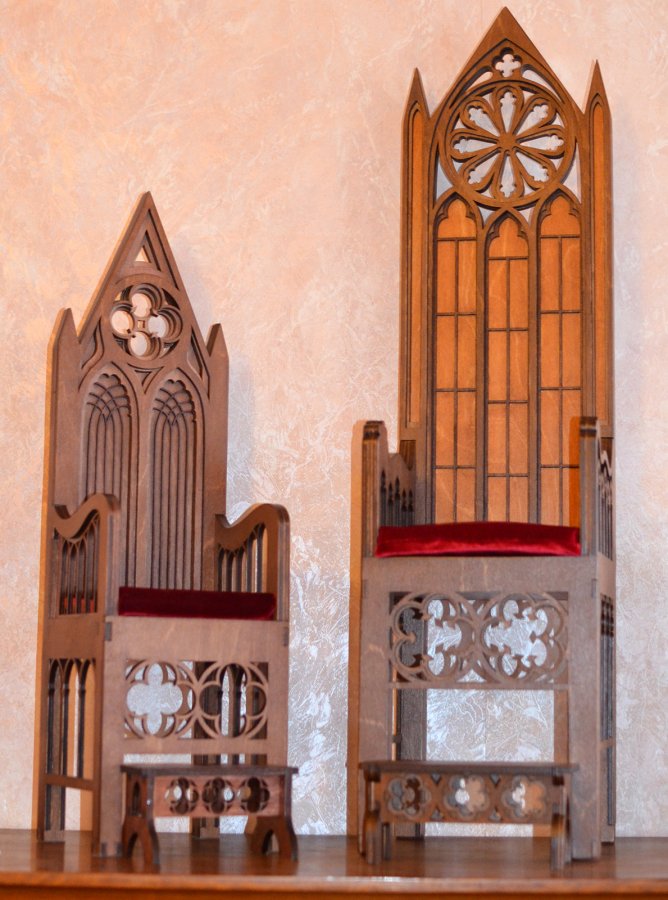 Fauteuils de style gothique pour poupées BJD