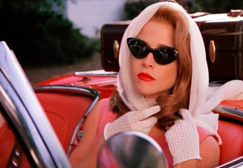 Comment nouer une écharpe pour l'empêcher de tomber