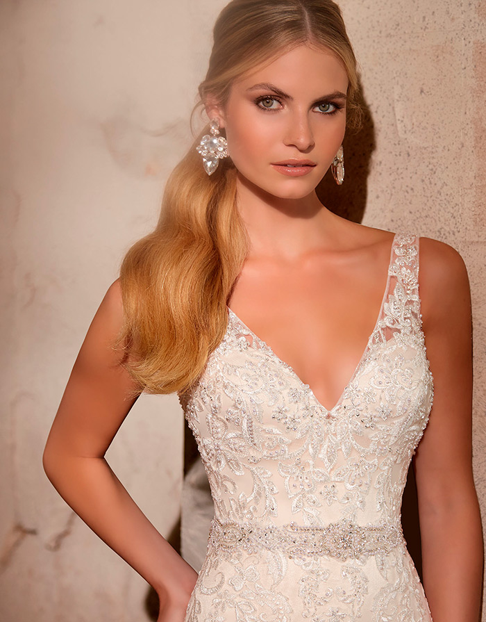 Robe de mariée avec ceinture