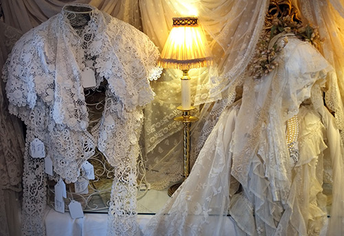 Dentelle irlandaise - œuvres antiques et modernes