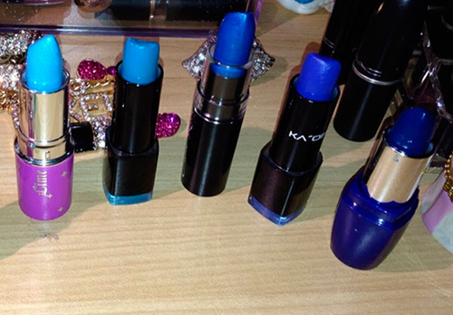 Rouge à lèvres bleu pour des expériences de maquillage audacieuses