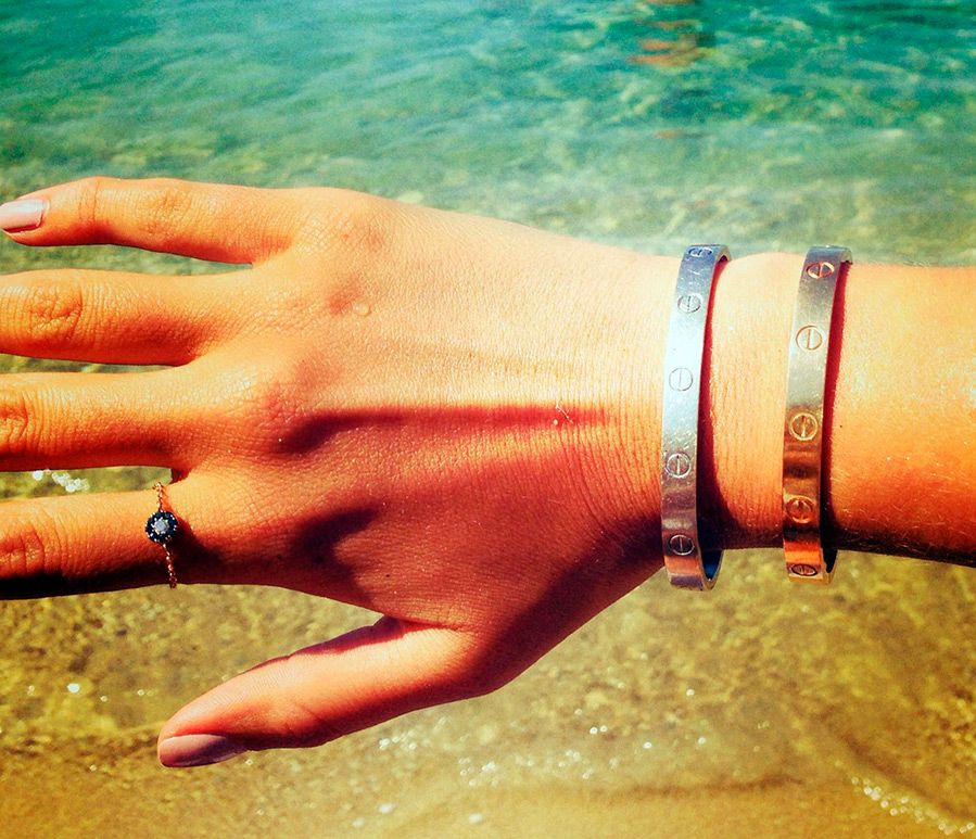 Bracelets en or Cartier pour les amoureux