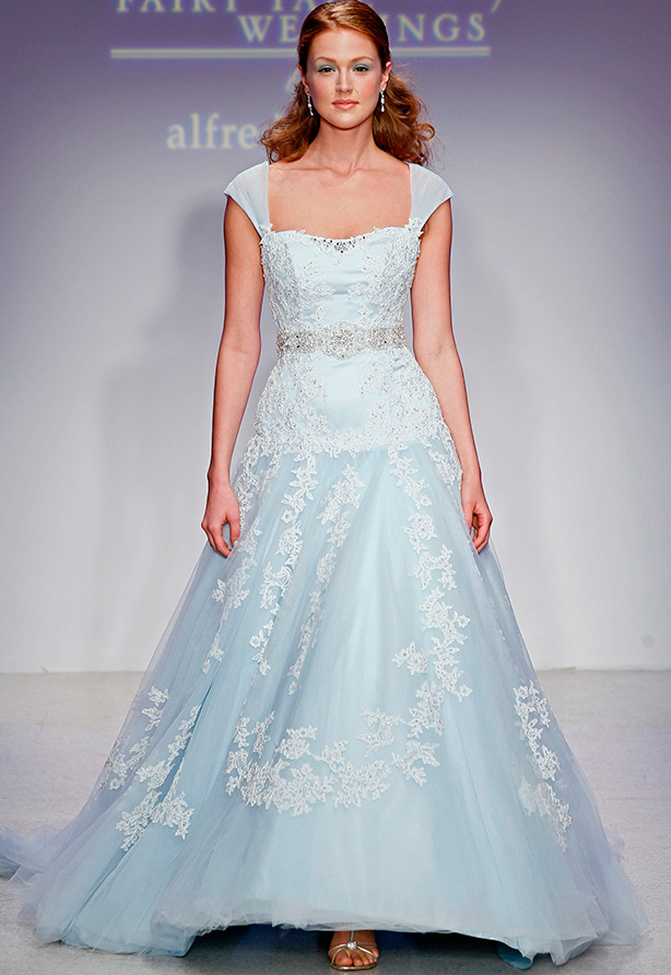 Robe de mariée bleue