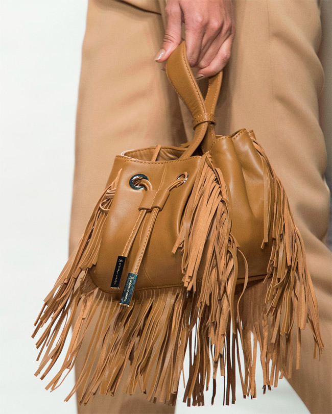 Elisabetta Franchi - vêtements en cuir