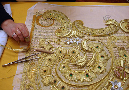 Broderie de cordon sur les vêtements - les techniques les plus simples