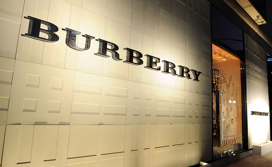 Christopher Bailey obtient une baisse de salaire de 75 %