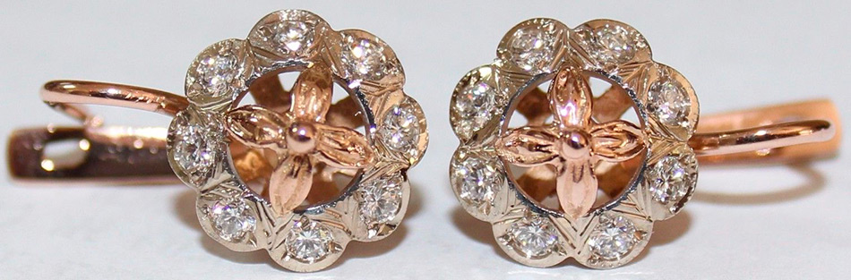 boucles d'oreilles en or d'URSS