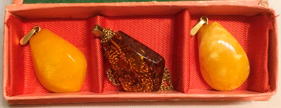 Pendentifs d'ambre