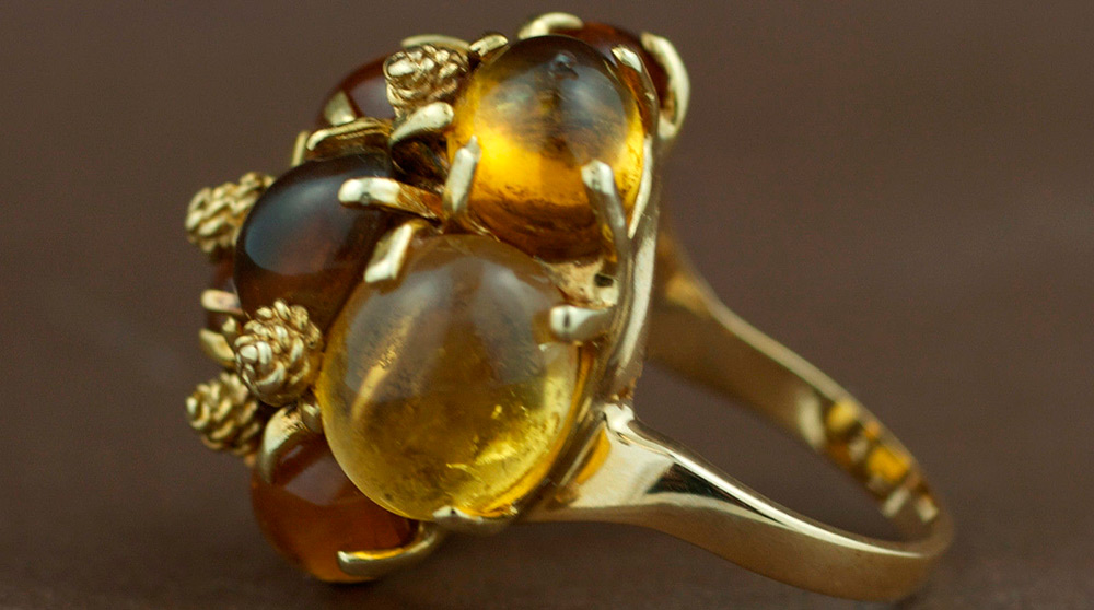 Bague en or avec ambre