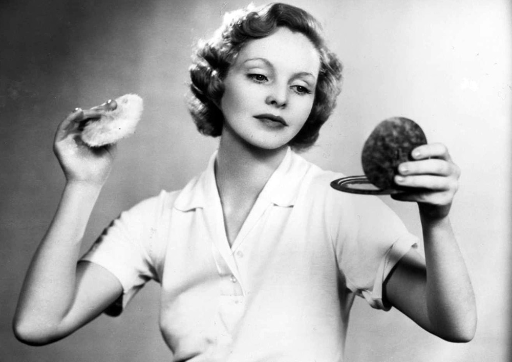 Pourquoi avez-vous besoin d'une poudre transparente pour le visage