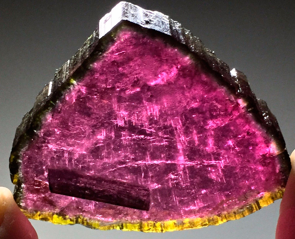 Cristaux de pierre de tourmaline