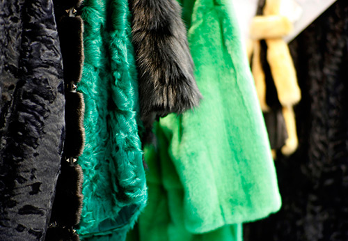 Ce qui n'est pas de la vraie fausse fourrure