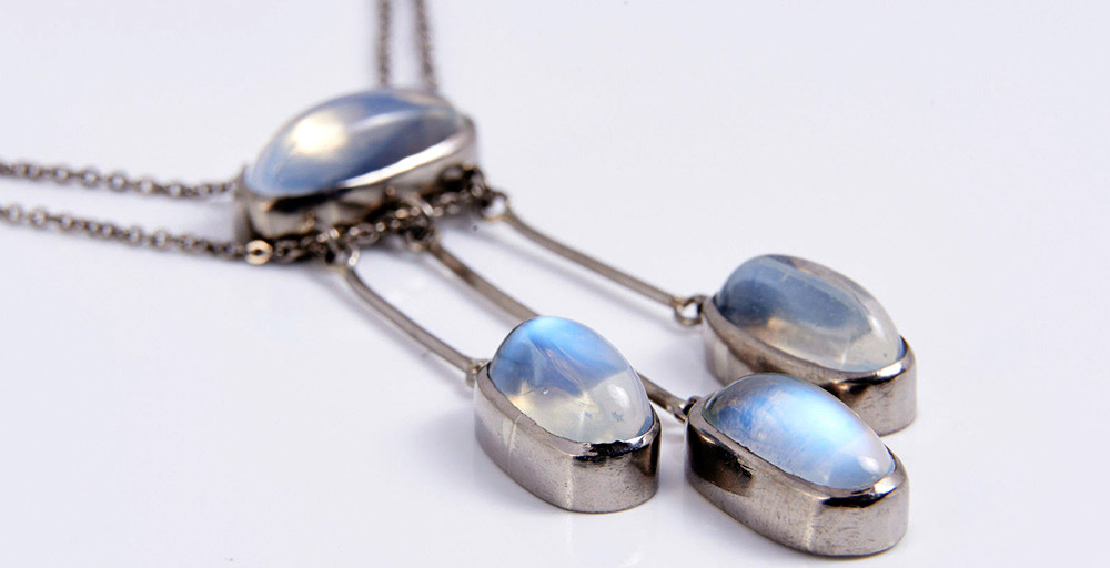 Qui convient aux bijoux en pierre de lune