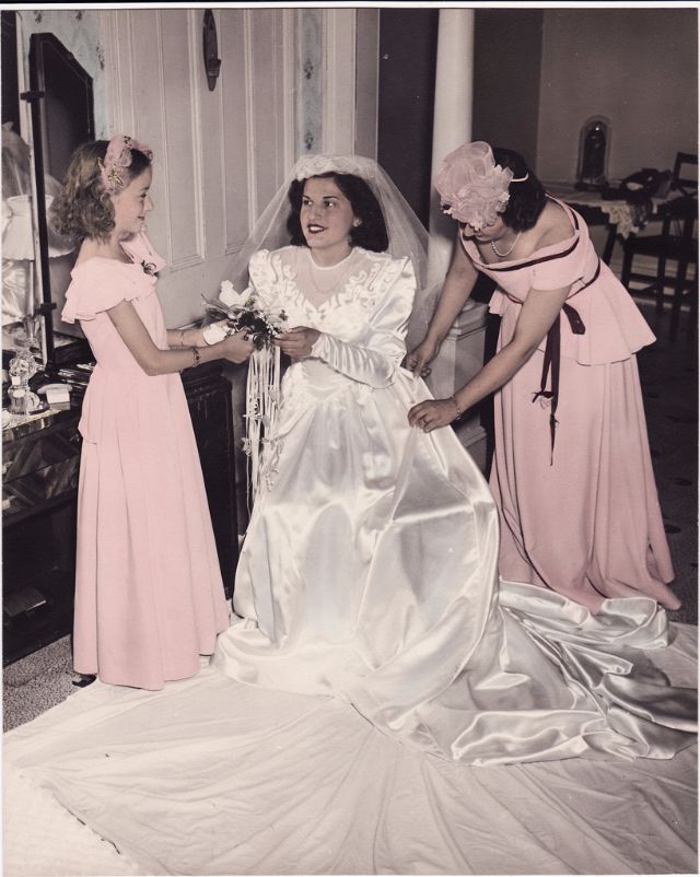 Robes de mariée des années 40 en photographies colorisées