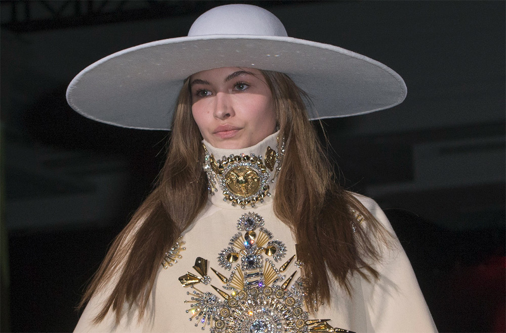 Chapeau à larges bords