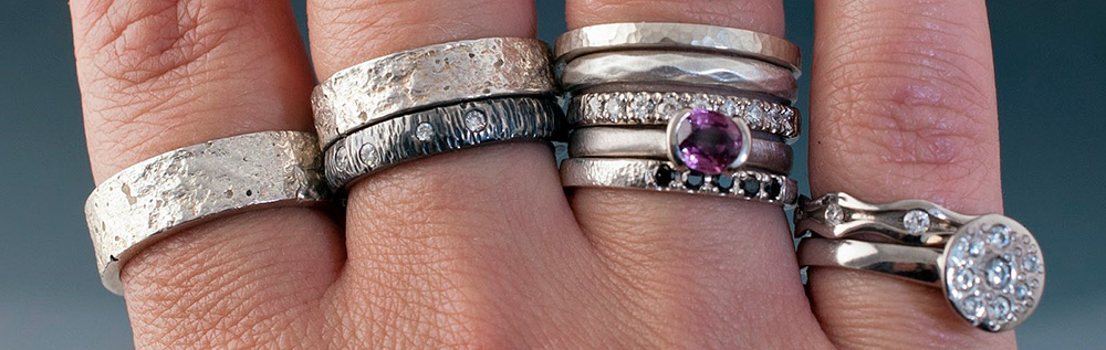 Comment porter plusieurs bagues à un doigt